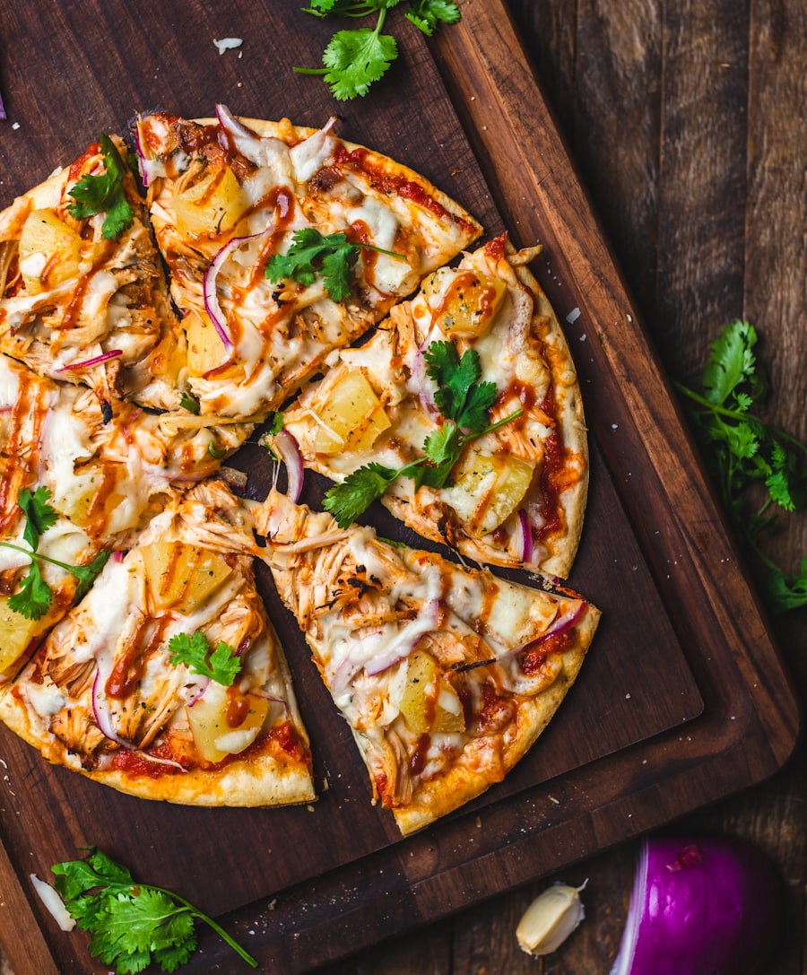 Fırından yeni çıkmış pizza